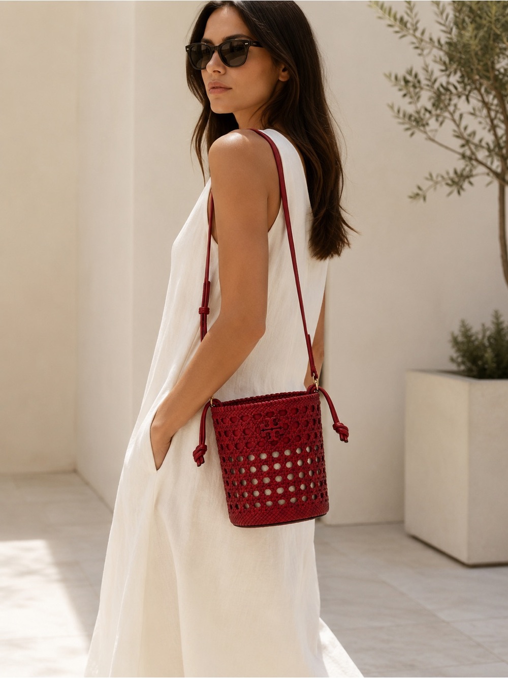 Tory Burch Red Woven Bucket Bag new - Picture 9 of 9